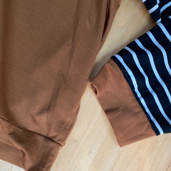 HOODIE - Picture 2 of 4